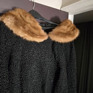 Elegant Vintage Helen Rose Of Memphis  Fur Collar Embroidered Name Belle C Weiss